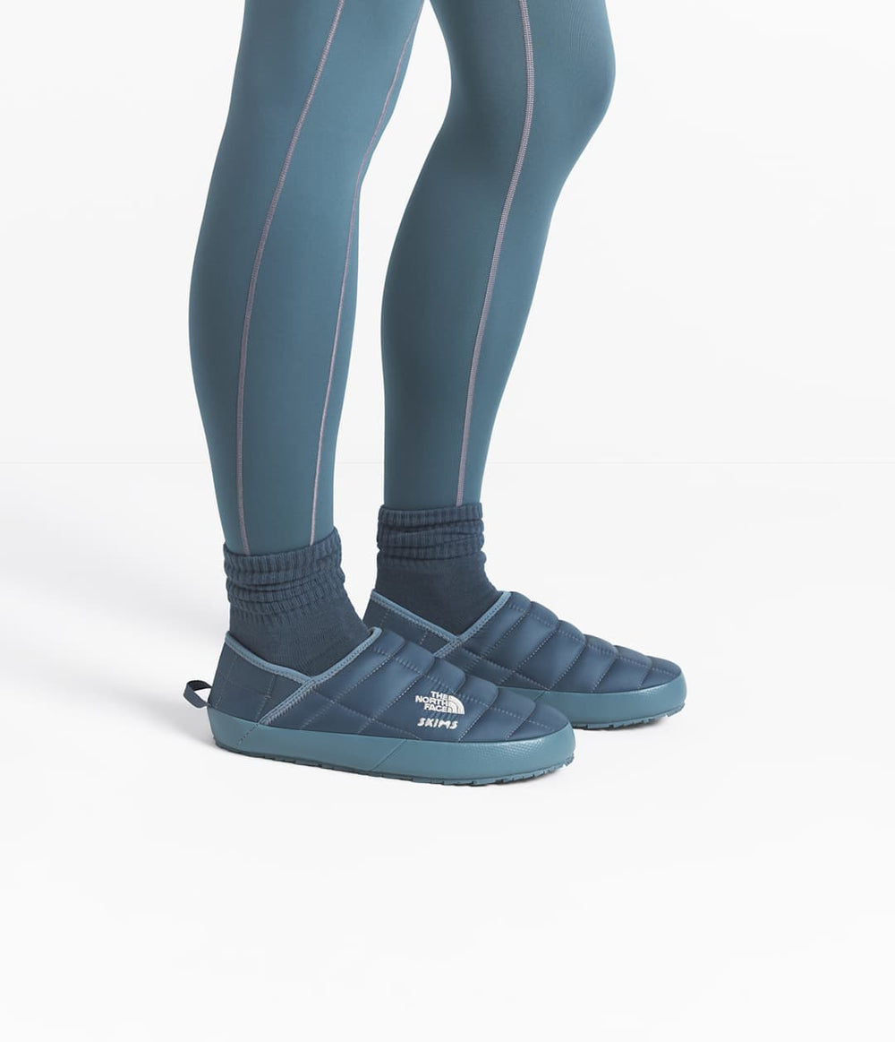 The North Face X SKIMS Thermoball Traction Mule V - Sk Kyanite/Sk Kyanite