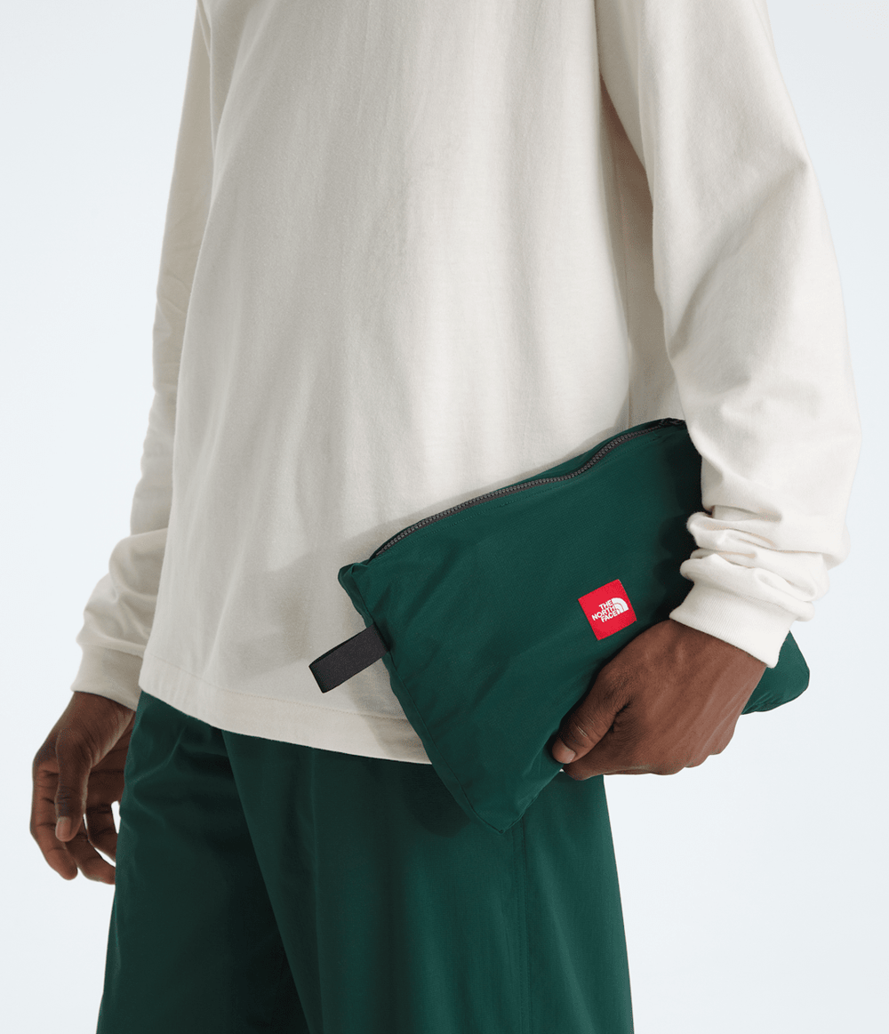 Men’s TNF™ Red Box Packable Hooded Wind Jacket - Hunter Green