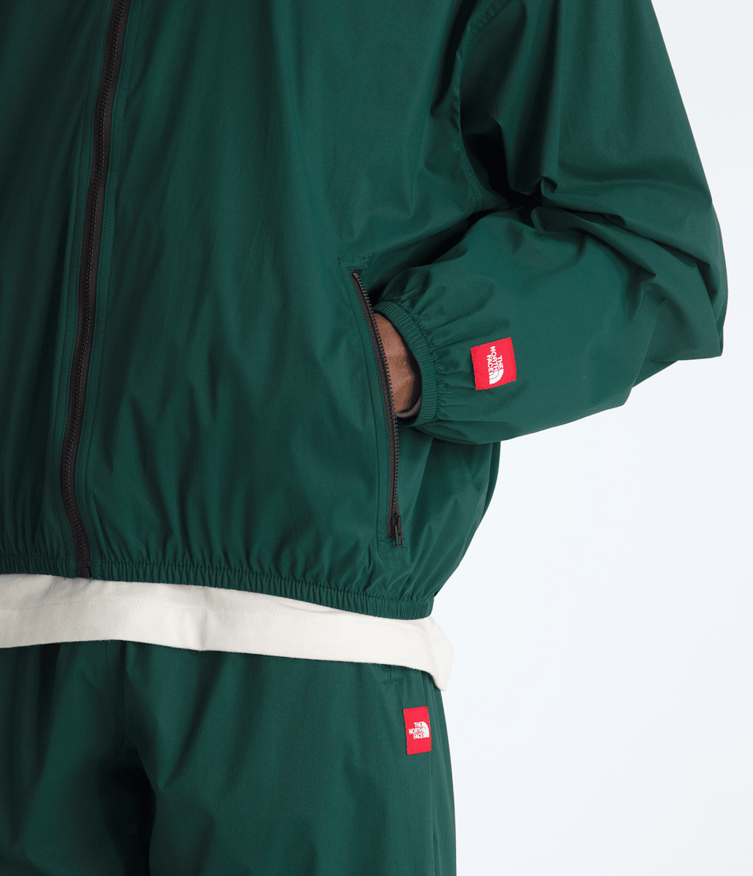 Men’s TNF™ Red Box Packable Hooded Wind Jacket - Hunter Green