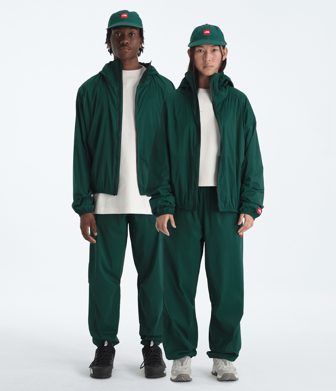 Men’s TNF™ Red Box Packable Wind Pants - Hunter Green