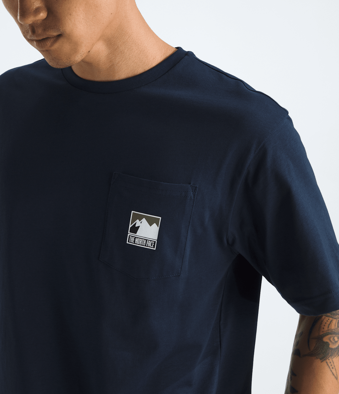 Men's Mountain Logo Relaxed Pocket Tee - Summit Navy