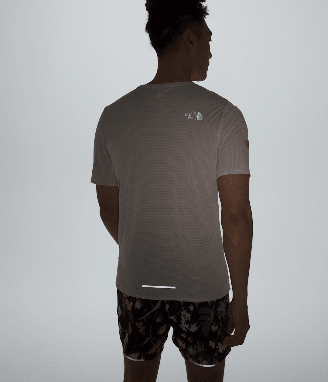 Men’s Summit Series High Trail Short-Sleeve—Graphic - Calacatta