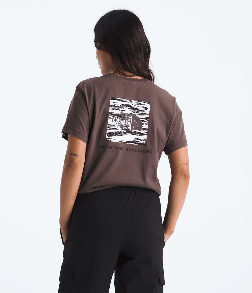 Women's NSE Box Edge Of Light Infill Relaxed Tee - Tawny Quartz/TNF Black Edge Of Light Print
