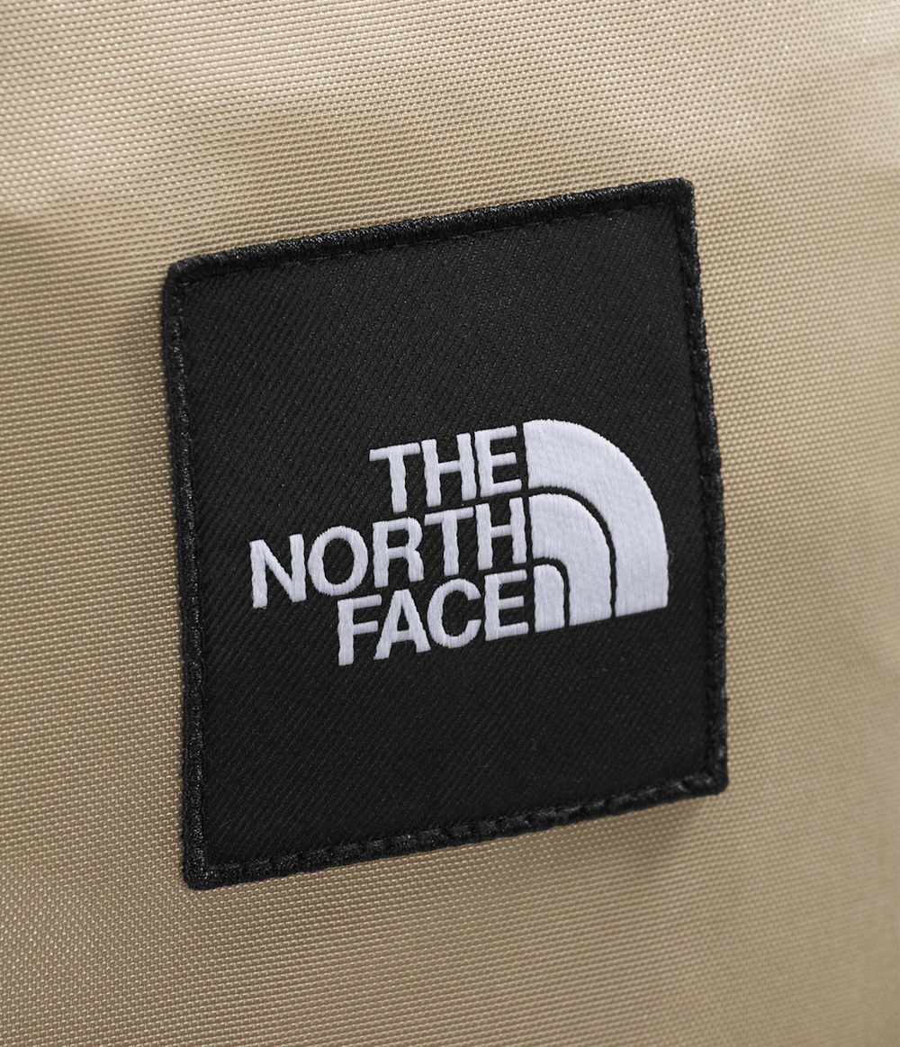Hot Shot SE Backpack - Flax/White Dune/TNF Black
