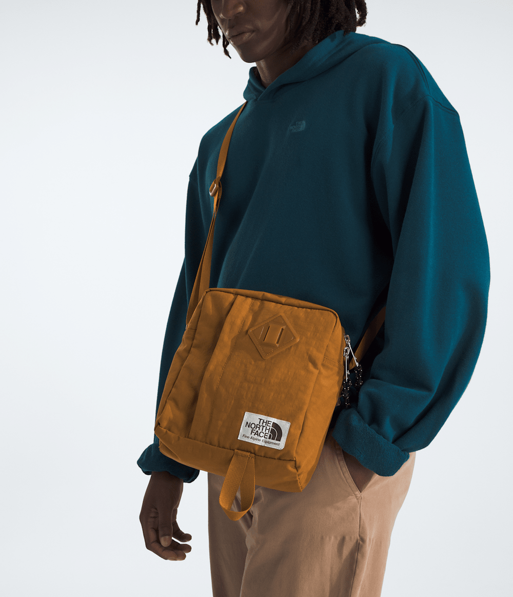 Berkeley Crossbody - Timber Tan/TNF Black