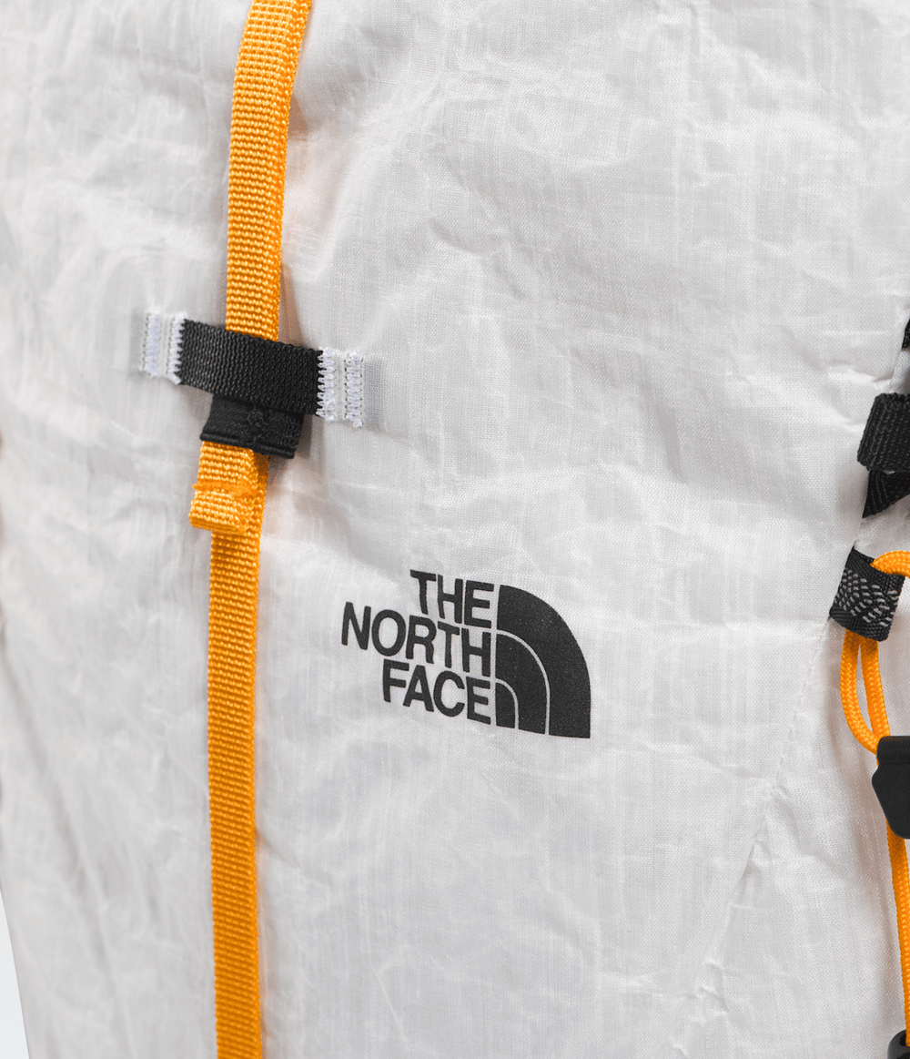 Summit Series Advanced Mountain Kit 25L Pack - TNF White/Summit Gold