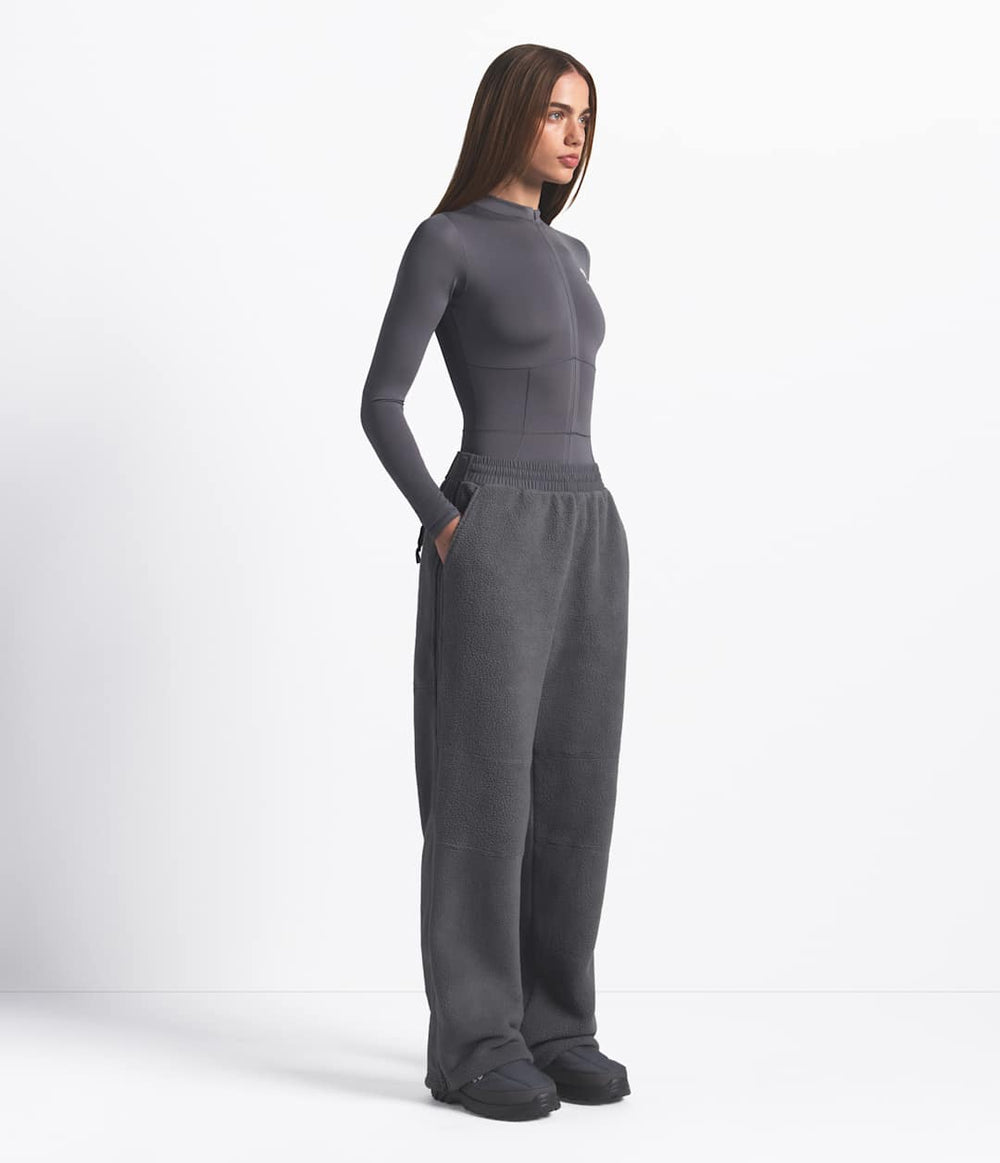 The North Face X SKIMS 1995 Denali Fleece Straight Leg Pant - Sk Gunmetal