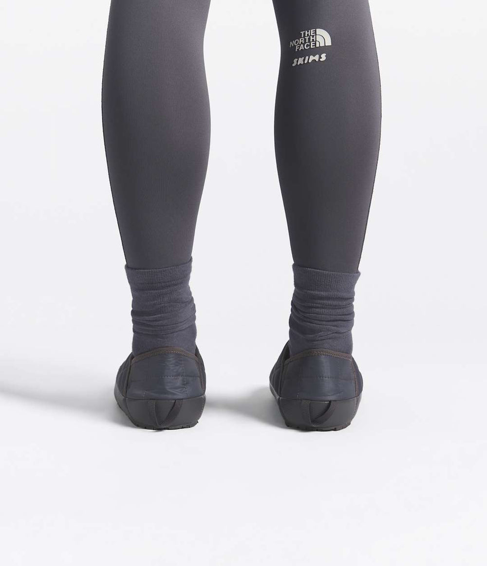 The North Face X SKIMS Thermoball Traction Mule V - Sk Gunmetal/Sk Gunmetal