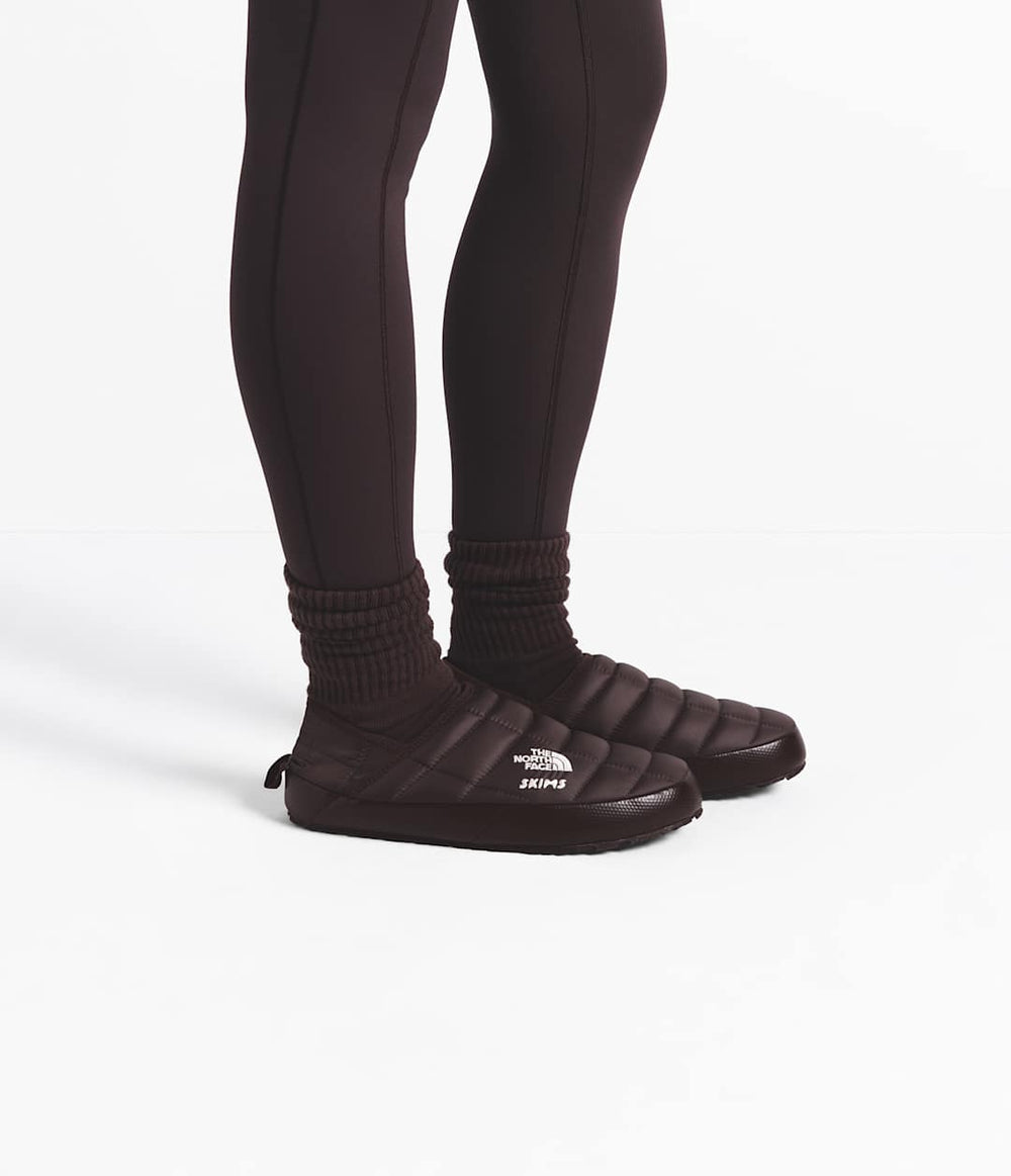 The North Face X SKIMS Thermoball Traction Mule V - Sk Phoenix/Sk Phoenix
