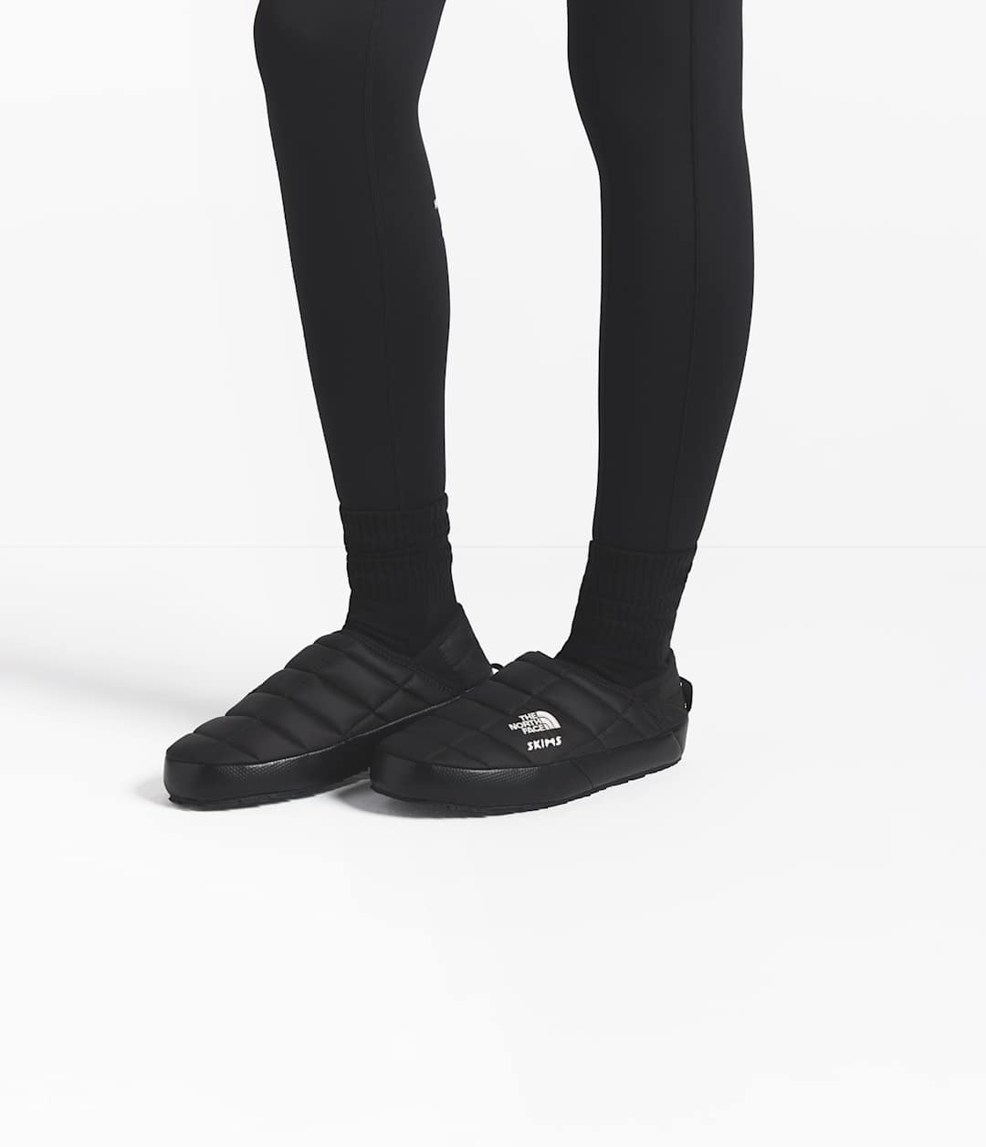 The North Face X SKIMS Thermoball Traction Mule V - Sk Onyx