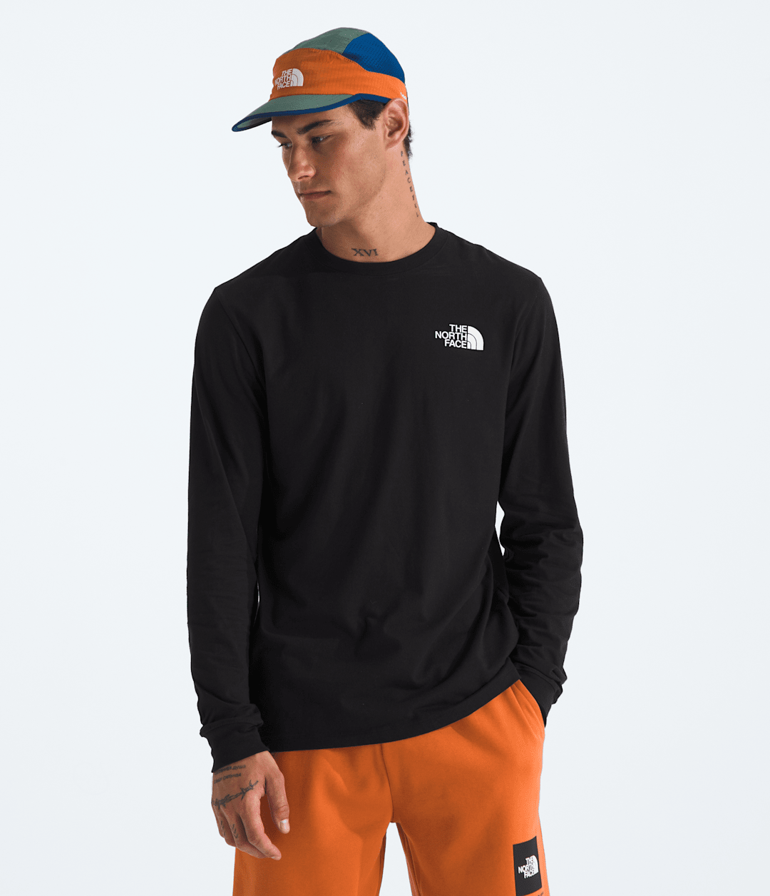 Men’s Evolution Box NSE Regular Long-Sleeve Tee - TNF Black/TNF White
