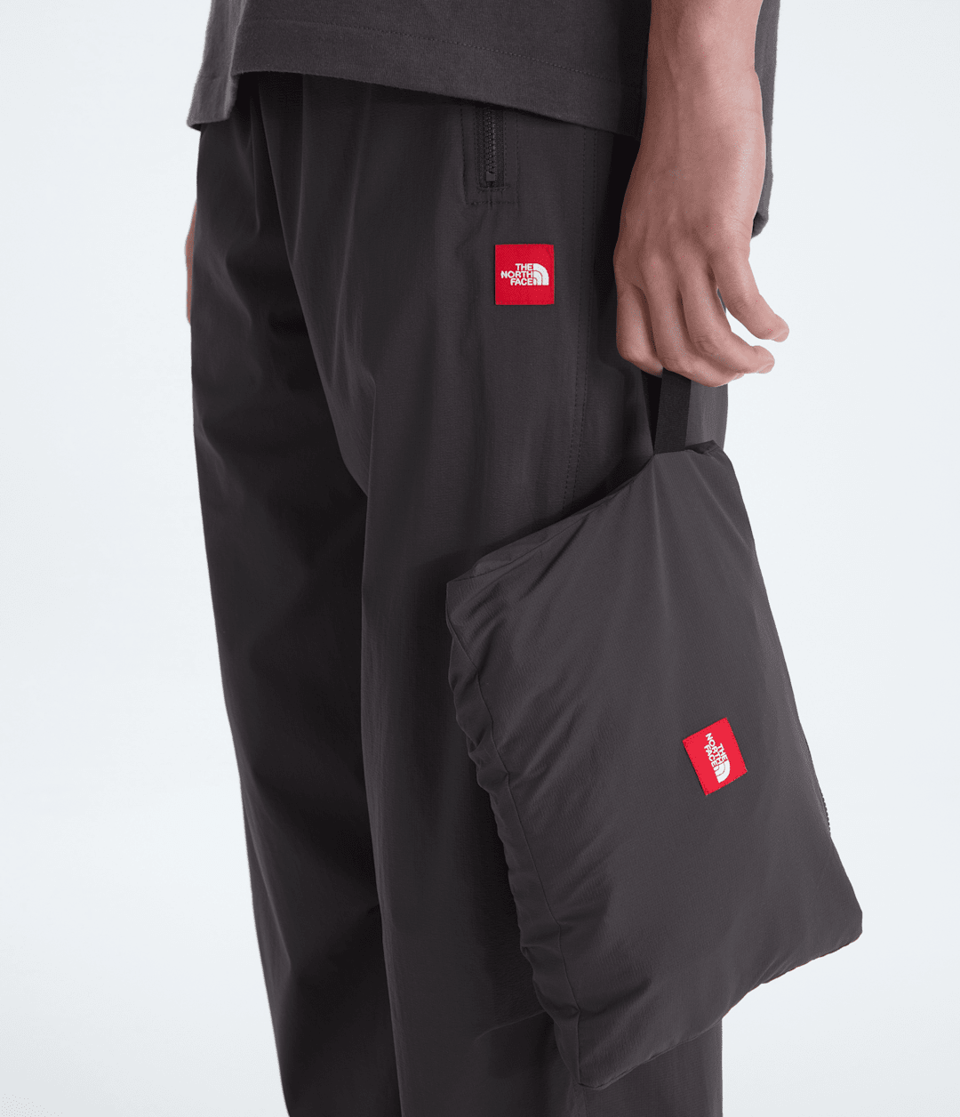 Men’s TNF™ Red Box Packable Hooded Wind Jacket - Obsidian