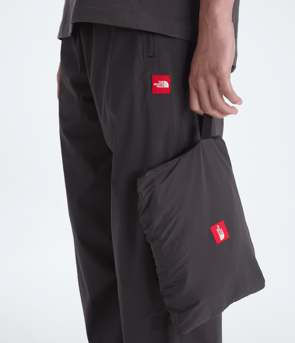 Men’s TNF™ Red Box Packable Hooded Wind Jacket - Obsidian