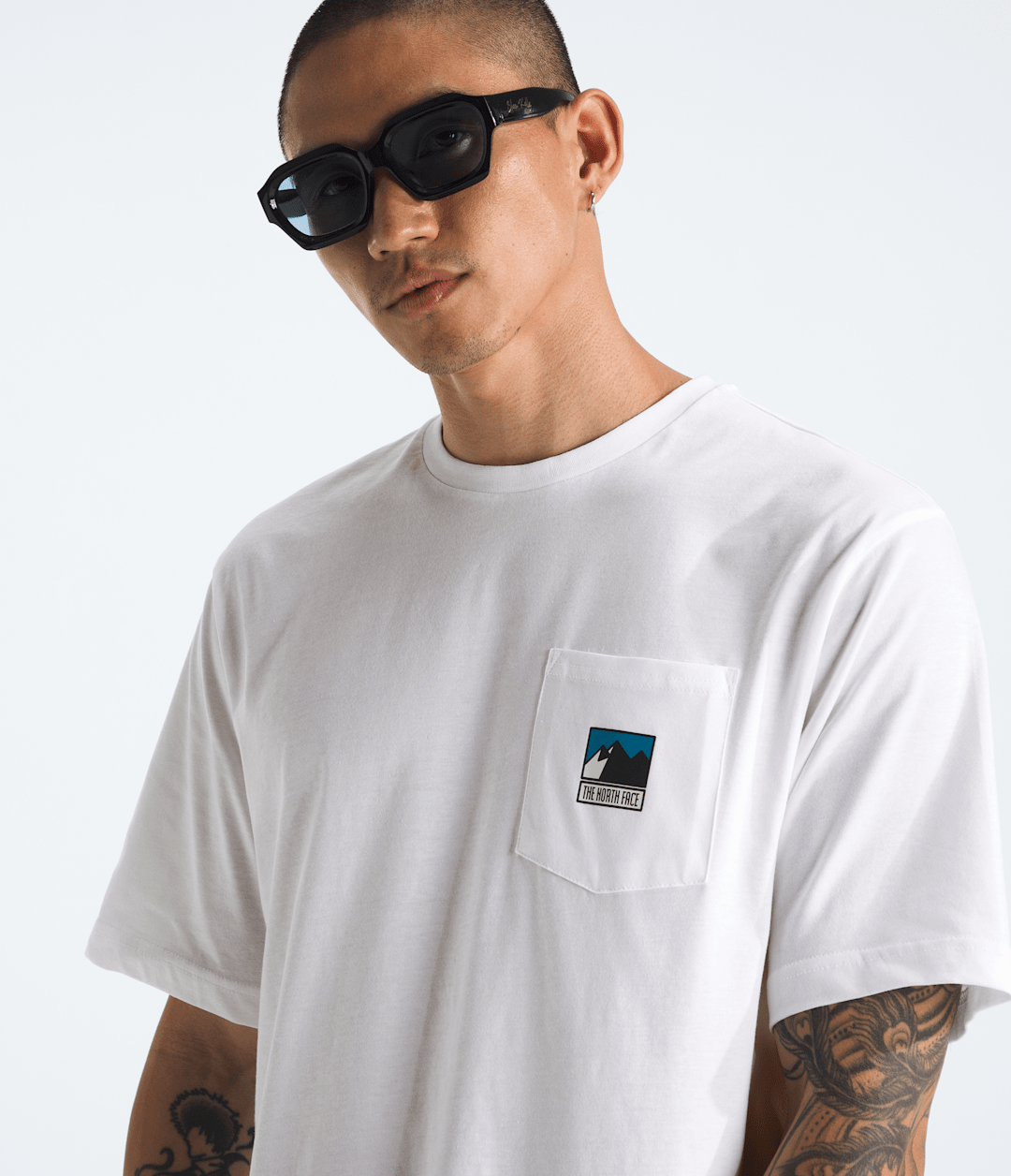 Men's Mountain Logo Relaxed Pocket Tee - TNF White